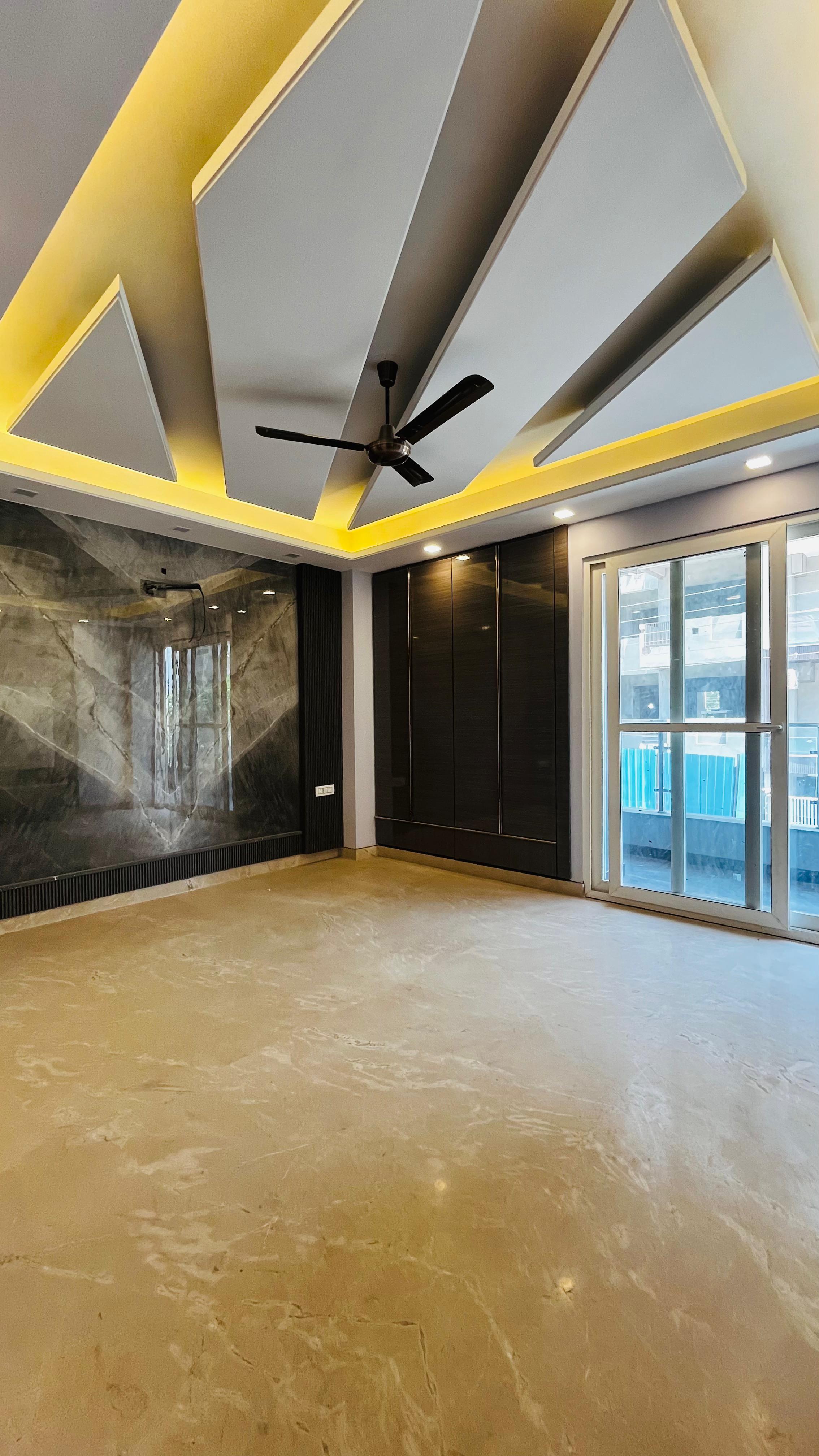 4 BHK + Pooja Room,Servant Room,Study Room,Extra Room Builder Floor For Sale in M3M Atrium