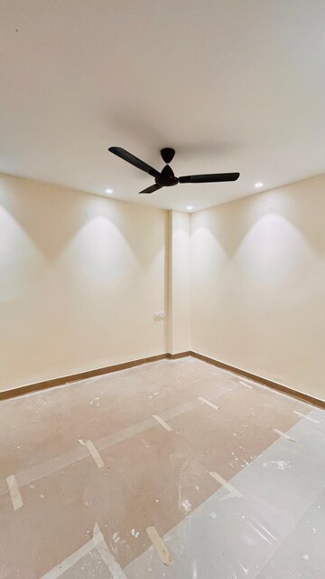 Room in 4 BHK Builder Floor at M3M Atrium, Sector 57 – for Sale