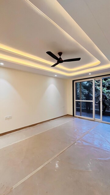 Room in 4 BHK Builder Floor at M3M Atrium, Sector 57 – for Sale