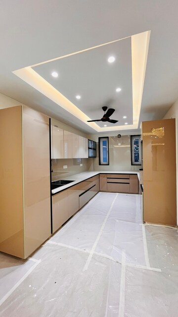 Staircase in 4 BHK Builder Floor at M3M Atrium, Sector 57 – for Sale