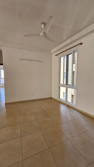 Room in 1 BHK Apartment at Bhartiya Nikoo Homes, Thanisandra Main Road – for Rent