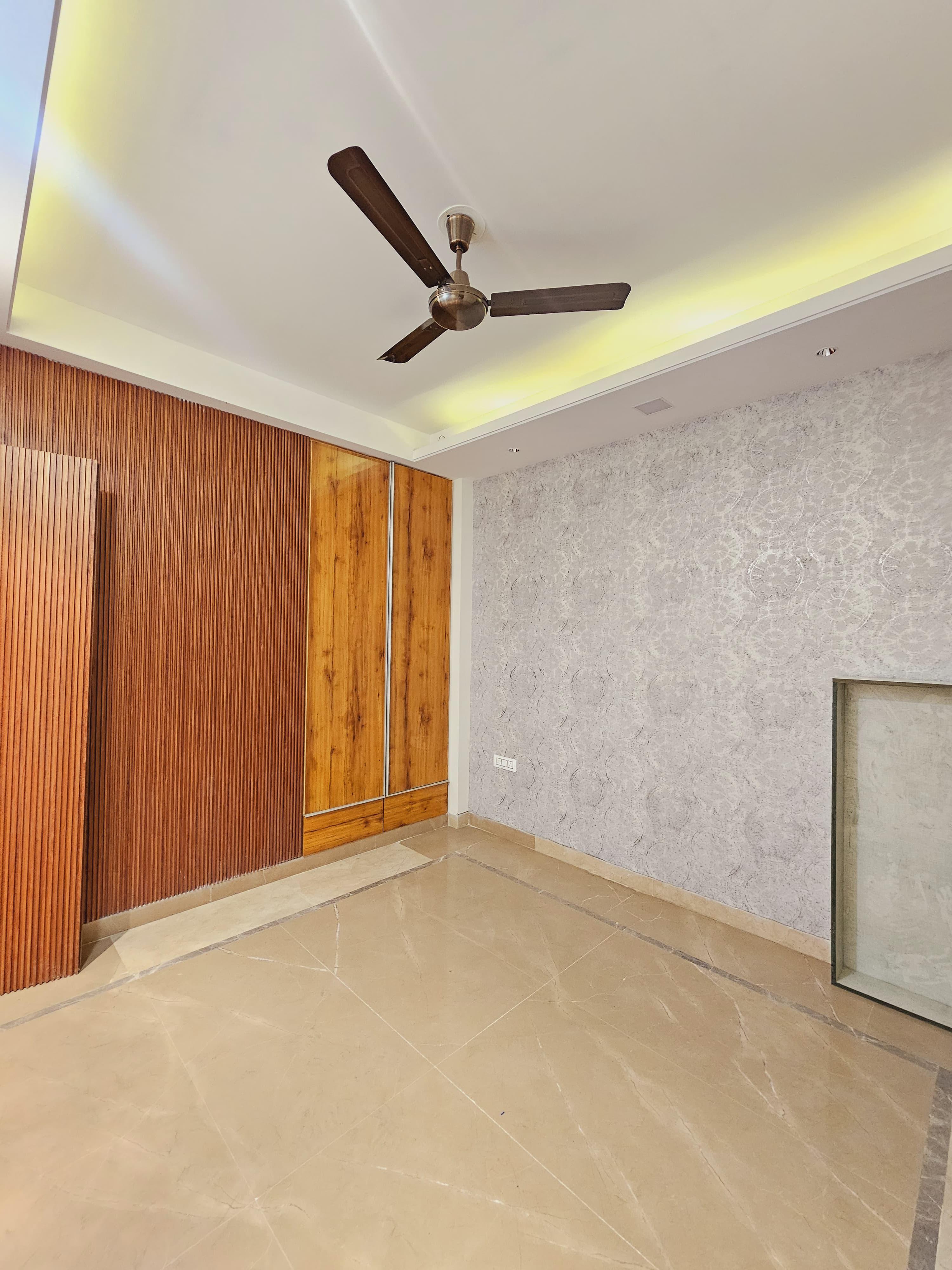3 BHK + Pooja Room,Servant Room,Study Room 2200 Sq.Ft. Builder Floor in Empire Floors