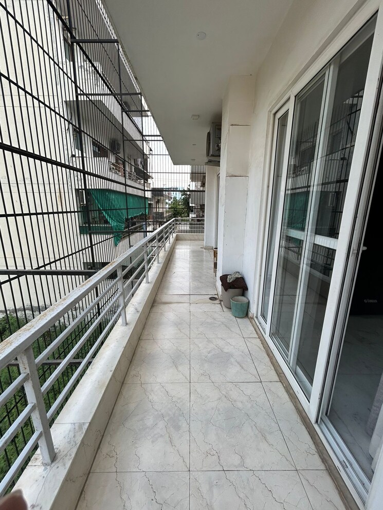 Balcony, hdil-dheeraj-upvan-1 1 Bedroom 400 Sq.Ft. Apartment In Borivali East Mumbai 8270493