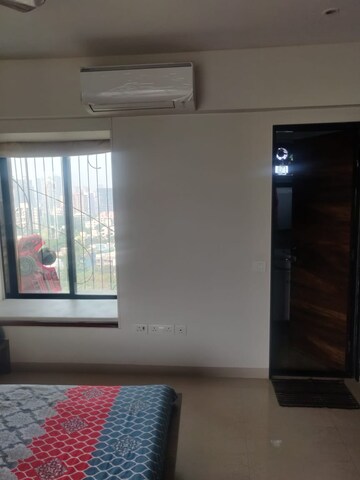Room in 2 BHK Apartment at Mahindra Mahendra Gesco, Goregaon West – for Rent