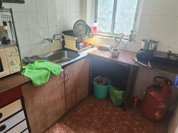Team Area in 1 BHK Apartment at Bandra West – for Rent