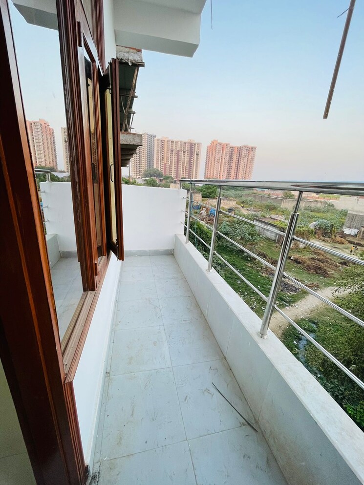 Balcony, upsidc site b 2 Bedroom 1020 Sq.Ft. Builder Floor In Upsidc Site B Greater Noida 8271027
