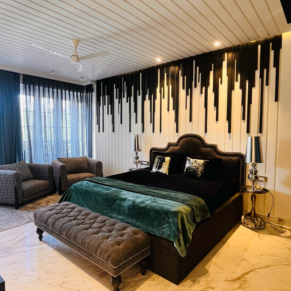 4 BHK + Pooja Room,Study Room 300 Sq.Yd. Builder Floor in Omaxe Plaza