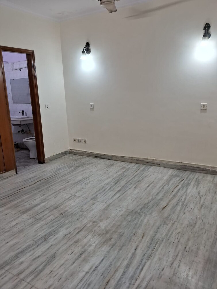 Cover Image, kotla mubarakpur 3 Bedroom 950 Sq.Ft. Builder Floor In Kotla Mubarakpur Delhi 8271155
