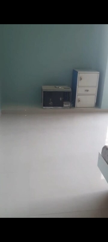 Room in 3 BHK Apartment at Neelkanth Greens, Manpada – for Rent