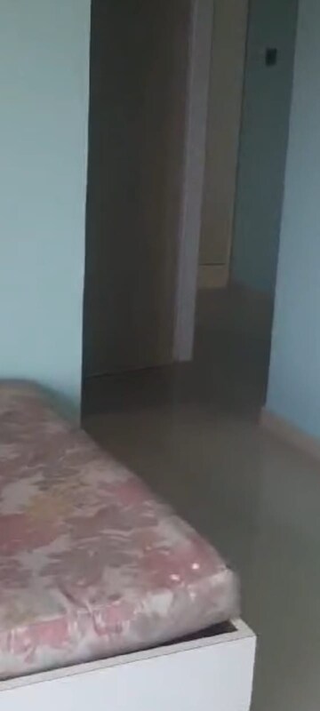 Room in 3 BHK Apartment at Neelkanth Greens, Manpada – for Rent