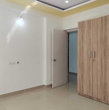 Room in 2 BHK Apartment at Mantri Webcity, Hennur – for Rent