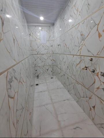Master Bedroom in 2 BHK Builder Floor at Niti Khand – for Rent