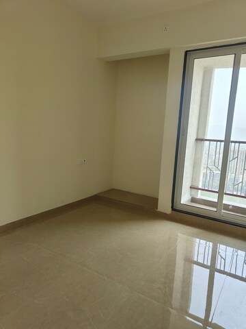 Room in 2 BHK Apartment at Larkins 315 Rio, Panch Pakhadi – for Rent