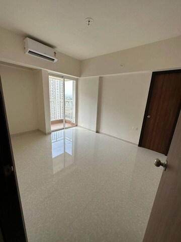 Bedroom in 2 BHK Apartment at Lodha Amara New Tower, Kolshet Road – for Rent