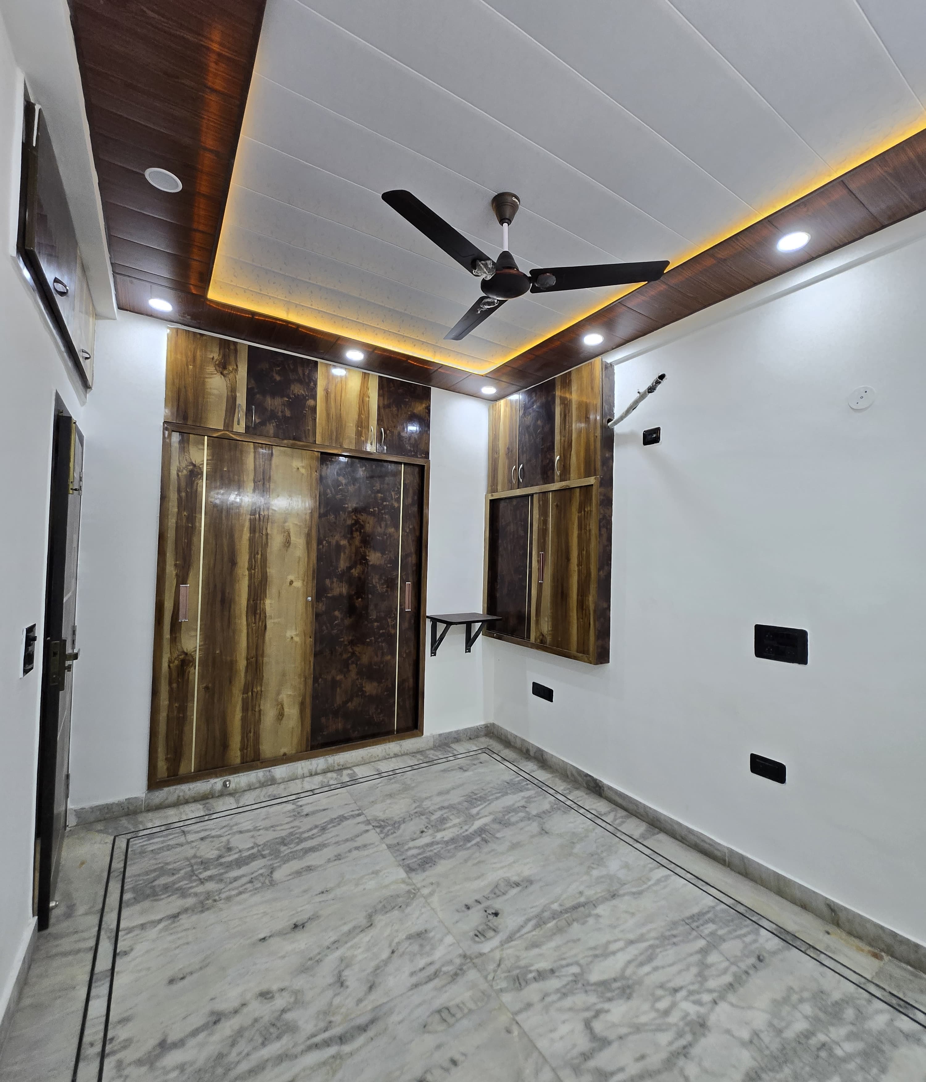 3 BHK + Extra Room Builder Floor For Sale in Chahak Plaza