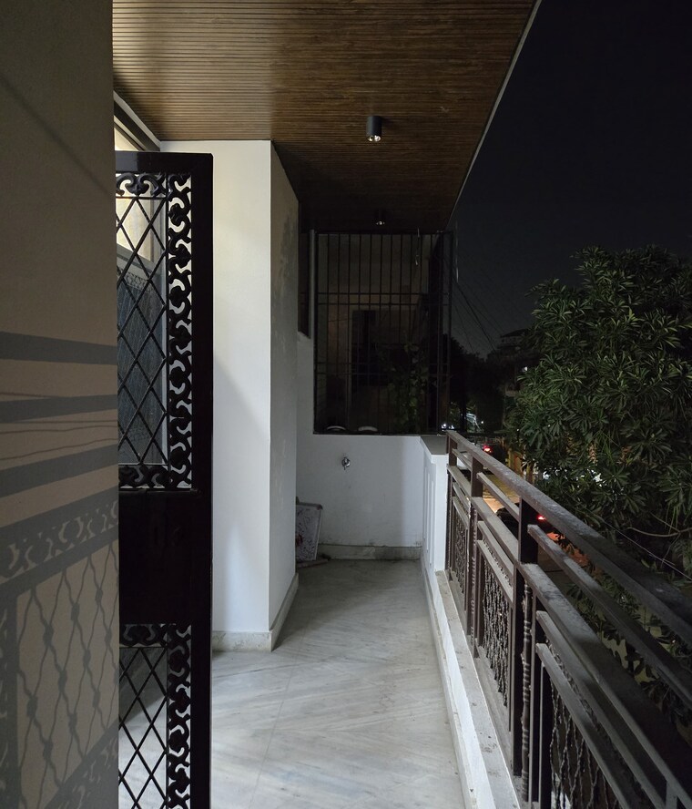 Terrace, chahak-plaza 3 Bedroom 1450 Sq.Ft. Builder Floor In Shakti Khand Ghaziabad 8271711