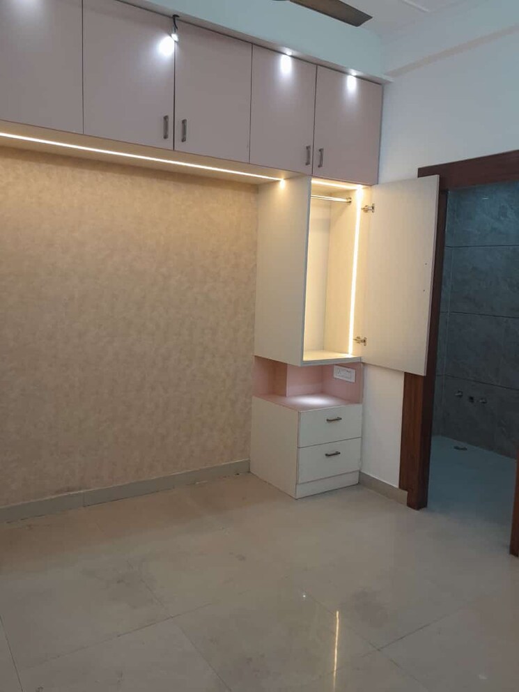 Room, shakti khand 3 Bedroom 1200 Sq.Ft. Builder Floor In Shakti Khand Ghaziabad 8271895