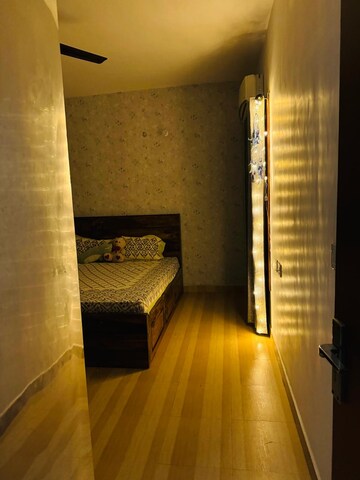 Furnished Amenities in 2 BHK Apartment at Gomti Enclave, Hazratganj – for Rent