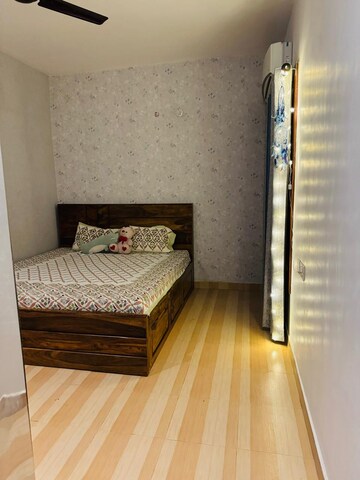 Furnished Amenities in 2 BHK Apartment at Gomti Enclave, Hazratganj – for Rent