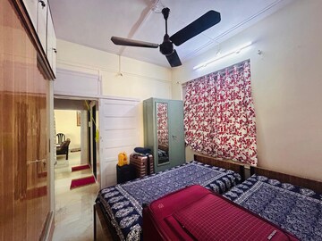 Bedroom in 2 BHK Apartment at Gokul Nivas, Dadar West – for Rent