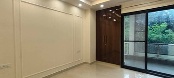 Building Lobby in 3 BHK Builder Floor at Ansal Plaza Sector-23, Sector 23 – for Rent