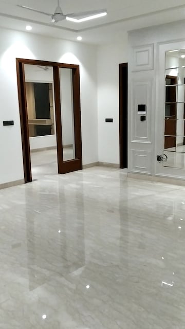 4 BHK Builder Floor For Rent in Sector 14 Faridabad  8272059