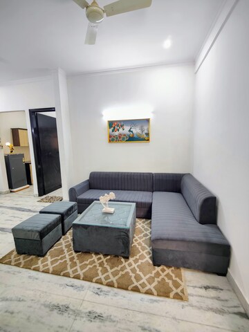 Living Room in 2 BHK Builder Floor at Sector 52 – for Rent