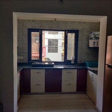 Room in 3 BHK Builder Floor at Ansal Plaza Sector-23, Sector 23 – for Rent