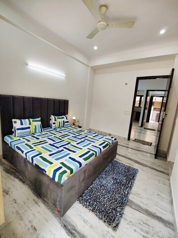 Bedroom in 2 BHK Builder Floor at Sector 52 – for Rent