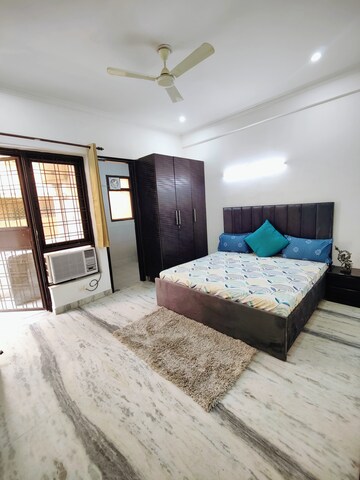 Bedroom in 2 BHK Builder Floor at Sector 52 – for Rent