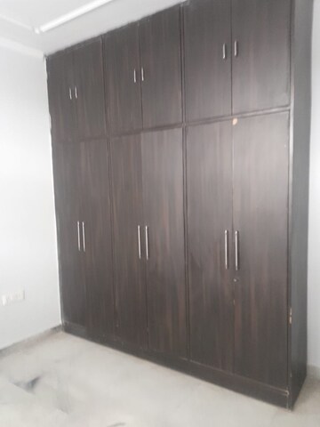 Furnished Amenities in 3 BHK Builder Floor at Ansal Plaza Sector-23, Sector 23 – for Rent