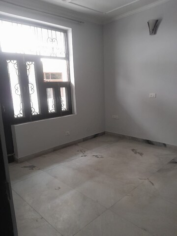Room in 3 BHK Builder Floor at Ansal Plaza Sector-23, Sector 23 – for Rent