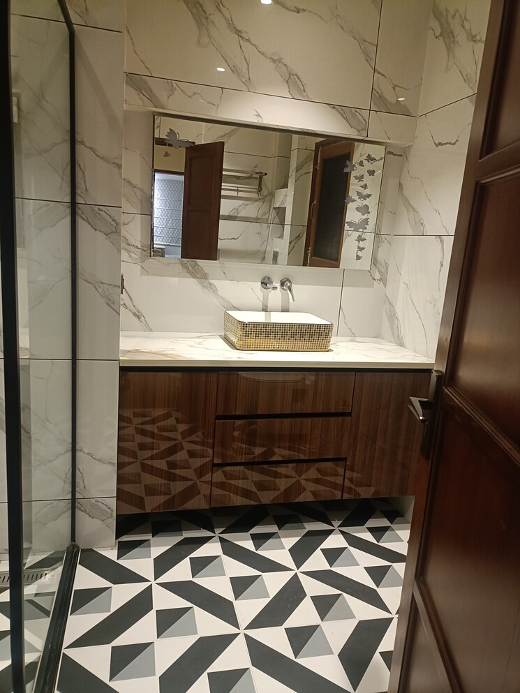 Bathroom, palam-vihar-residents-association 6+ Bedroom 3400 Sq.Ft. Independent House In Palam Vihar Gurgaon 8272063