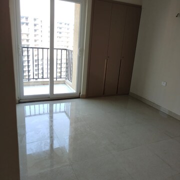 Room in 3 BHK Apartment at Tata Eureka Park, Sector 150 – for Sale