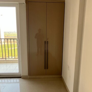 Room in 3 BHK Apartment at Tata Eureka Park, Sector 150 – for Sale