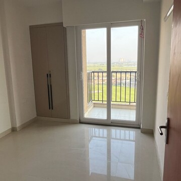 Room in 3 BHK Apartment at Tata Eureka Park, Sector 150 – for Sale