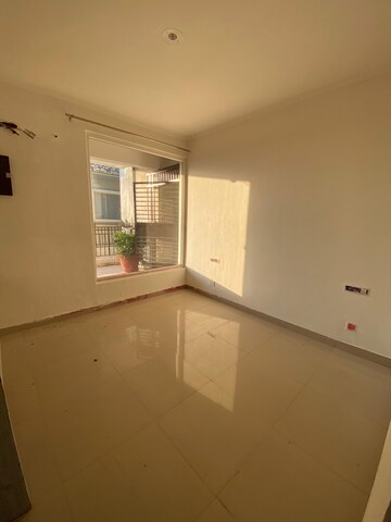 Room in 3 BHK Apartment at Green Valley Heights, Dhakoli Village – for Sale