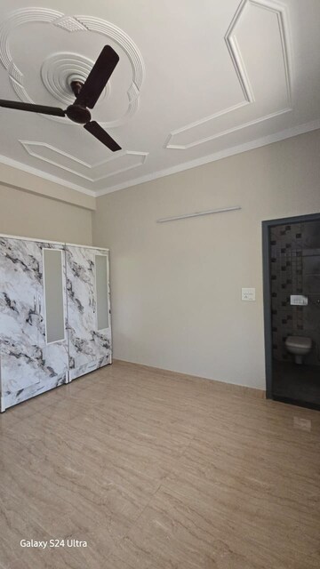 Room in 3 BHK Builder Floor at Ansal Plaza Sector-23, Sector 23 – for Rent