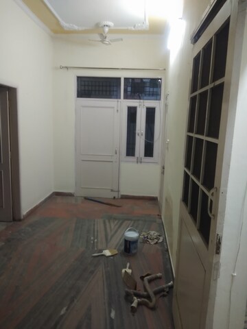 Room in 2.5 BHK Apartment at Sector 20 – for Rent