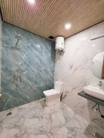 Team Area in 2 BHK Builder Floor at Sector 52 – for Rent