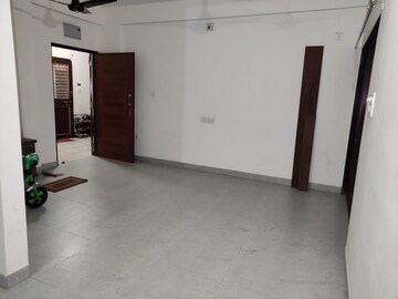 Room in 2 BHK Apartment at Sama Savli Road – for Rent