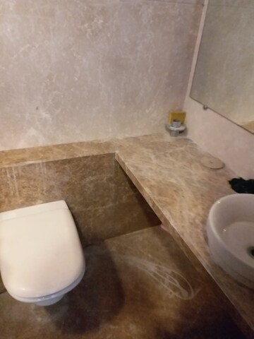 Furnished Amenities in 3 BHK Apartment at Eminente I, Khar West – for Sale