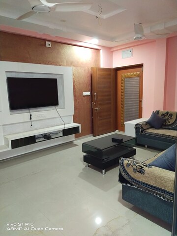 Living Room in 3 BHK Apartment at Sama Savli Road – for Rent