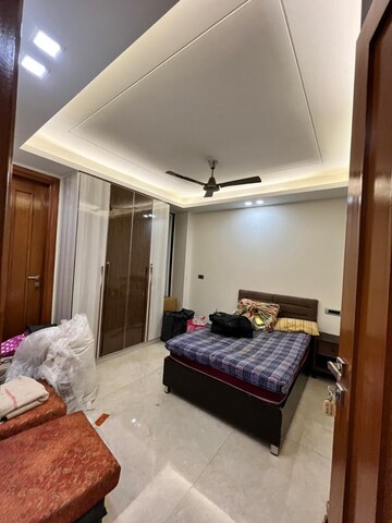 Bedroom in 4 BHK Builder Floor at Sector 42 – for Rent