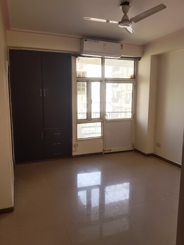 Room in 2 BHK Apartment at Lotus Panache, Sector 110 – for Rent
