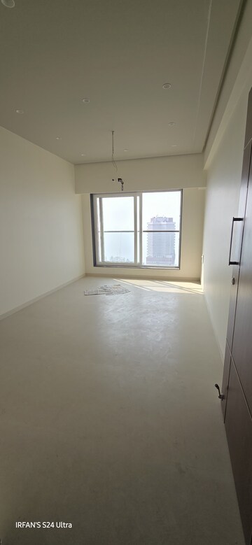 Room in 2 BHK Apartment at Harsh Vista, Mahim – for Rent
