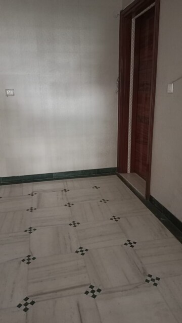 Room in 2 BHK Apartment at Vasant Kunj – for Sale