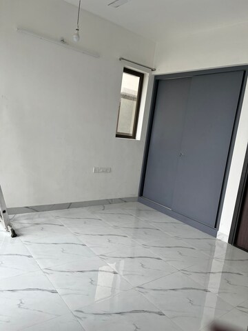 Room in 2 BHK Apartment at Pokhran Road No Two – for Rent