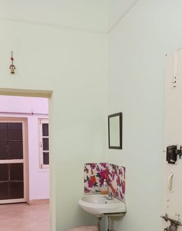 Room in 2 BHK Independent House at Sahar Plaza Indira Nagar, Indira Nagar – for Rent