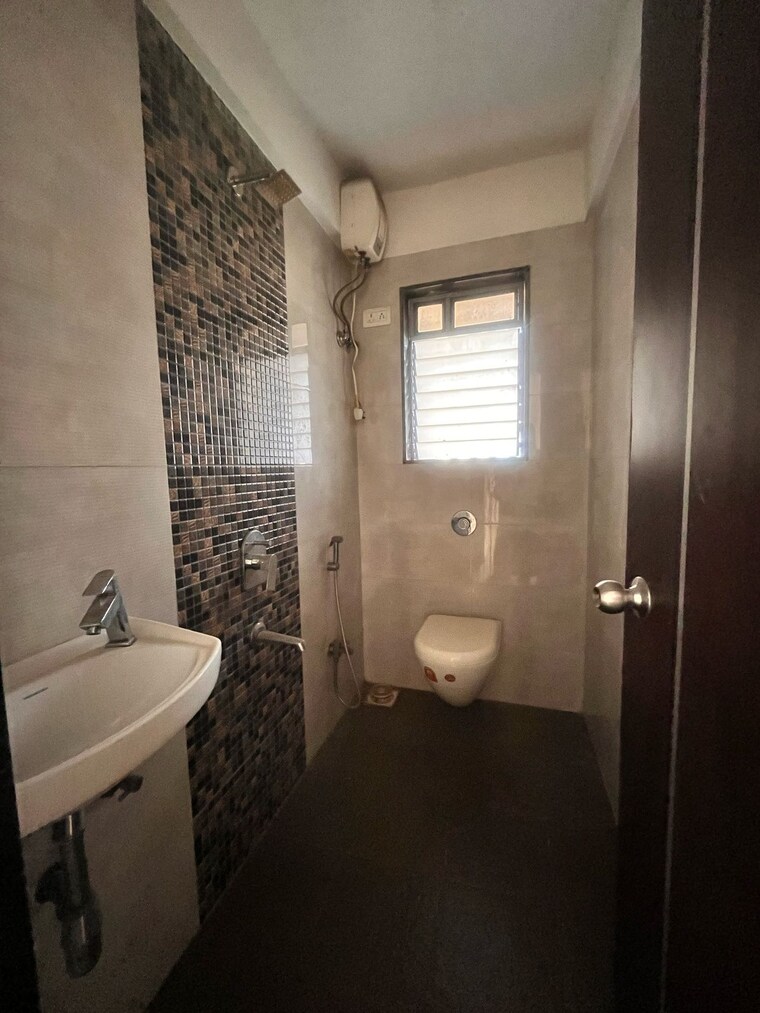 Bathroom, andheri west 2 Bedroom 850 Sq.Ft. Apartment In Andheri West Mumbai 8272264